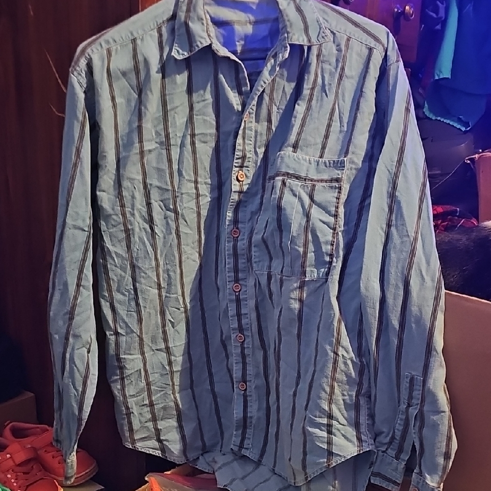 !!.          Mens M  Button-Down Shirt. S2